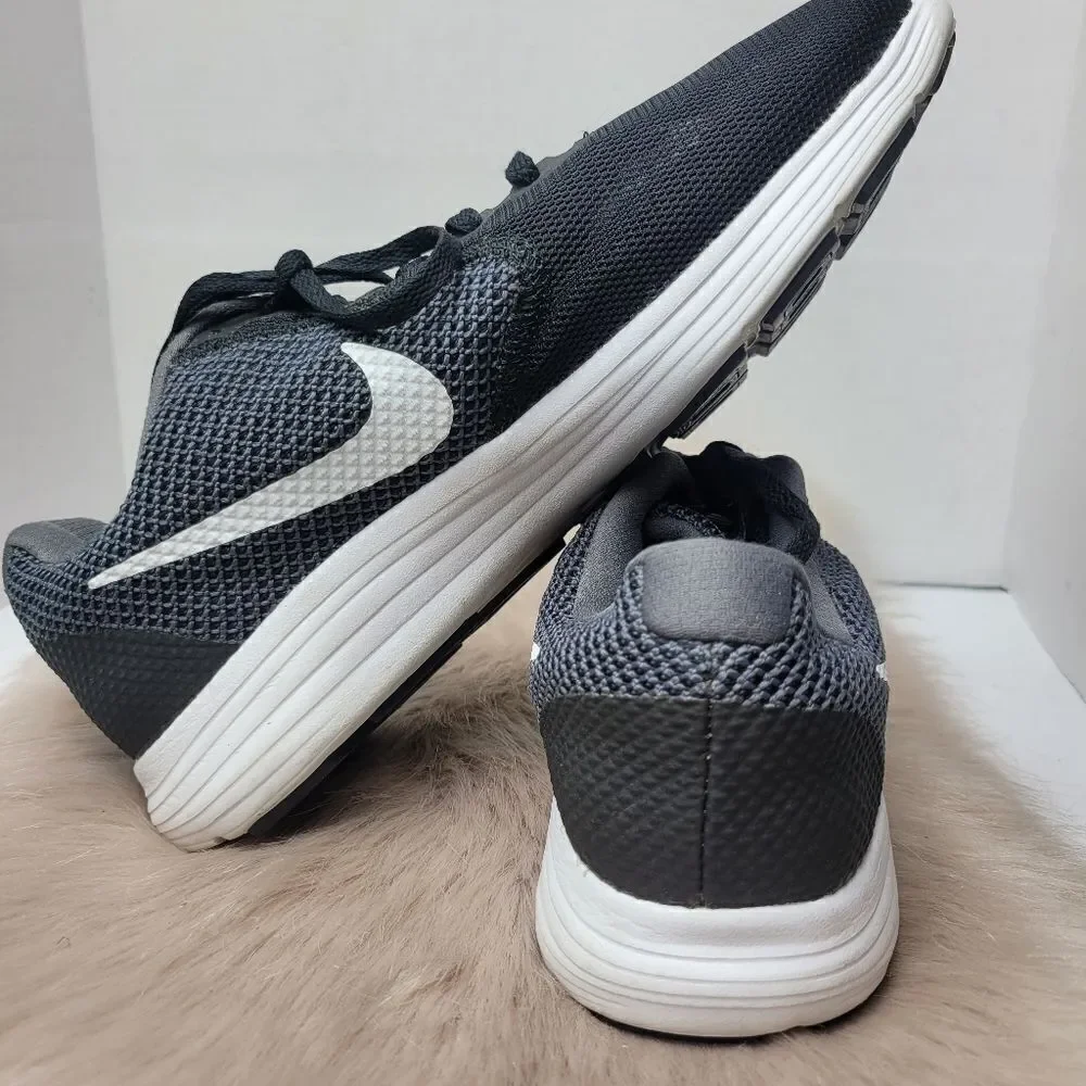 Nike Womens Revolution 3 819302-001 Black Running Shoes Sneakers Size 9.5